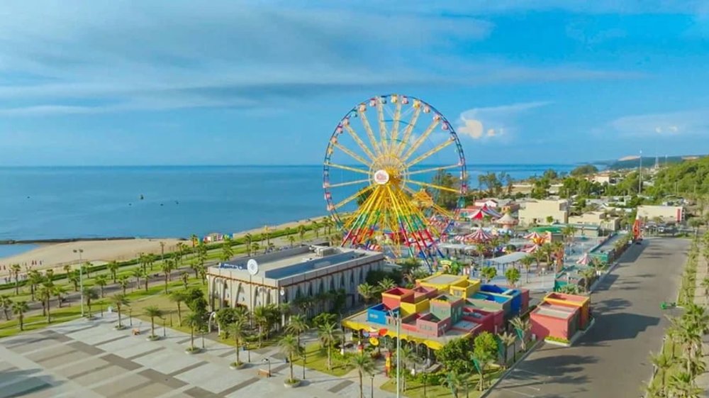 Bikini Beach: Khu Vực Giải Trí Bãi Biển Lý Tưởng Cho Bạn "Check-In"