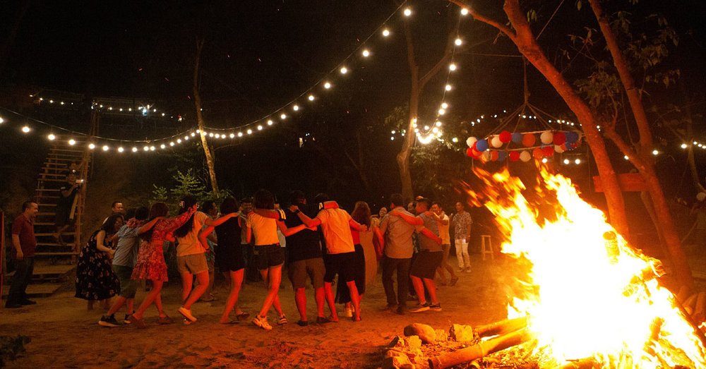 Cắm Trại qua Đêm Giữa Rừng Nguyên Sinh Hoang Dã