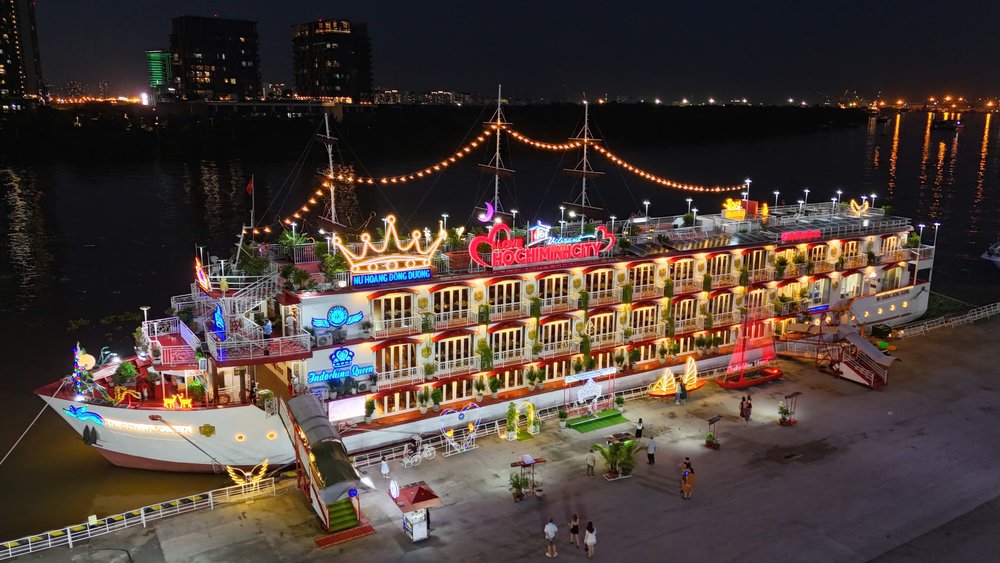 Du Thuyền Indochina Junk Với Bữa Tối