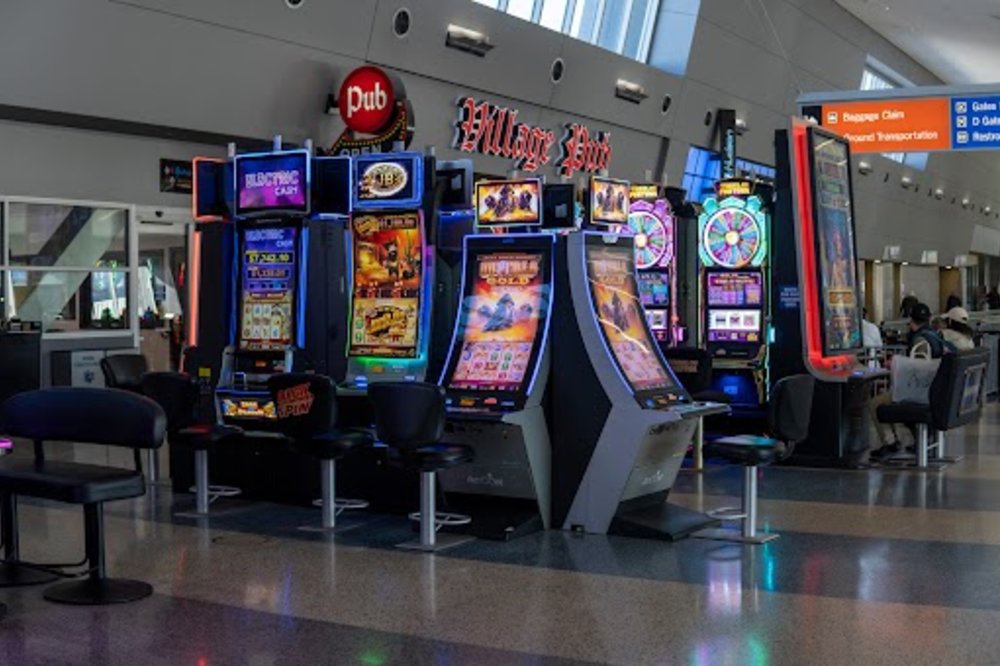 ラスベガス スフィア ハリーリード国際空港　カジノ