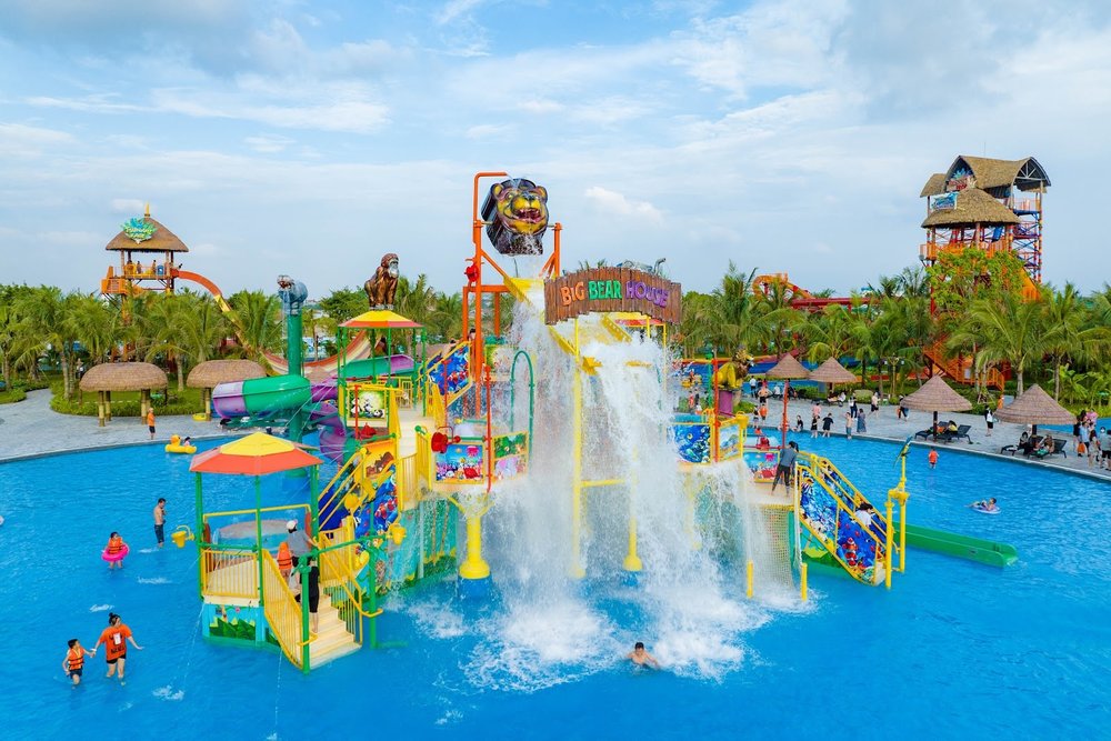 Tắm Biển & Vui Chơi Dưới Nước