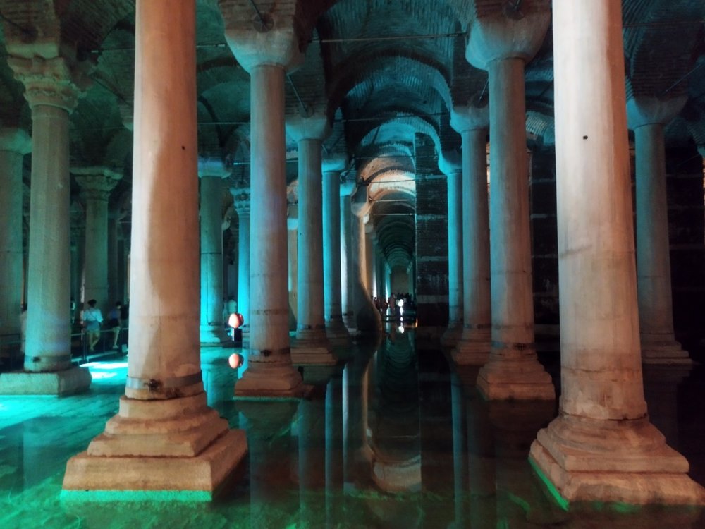 魅惑の都市　 イスタンブールの観光名所をご紹介　地下宮殿(バシリカ・システン) 