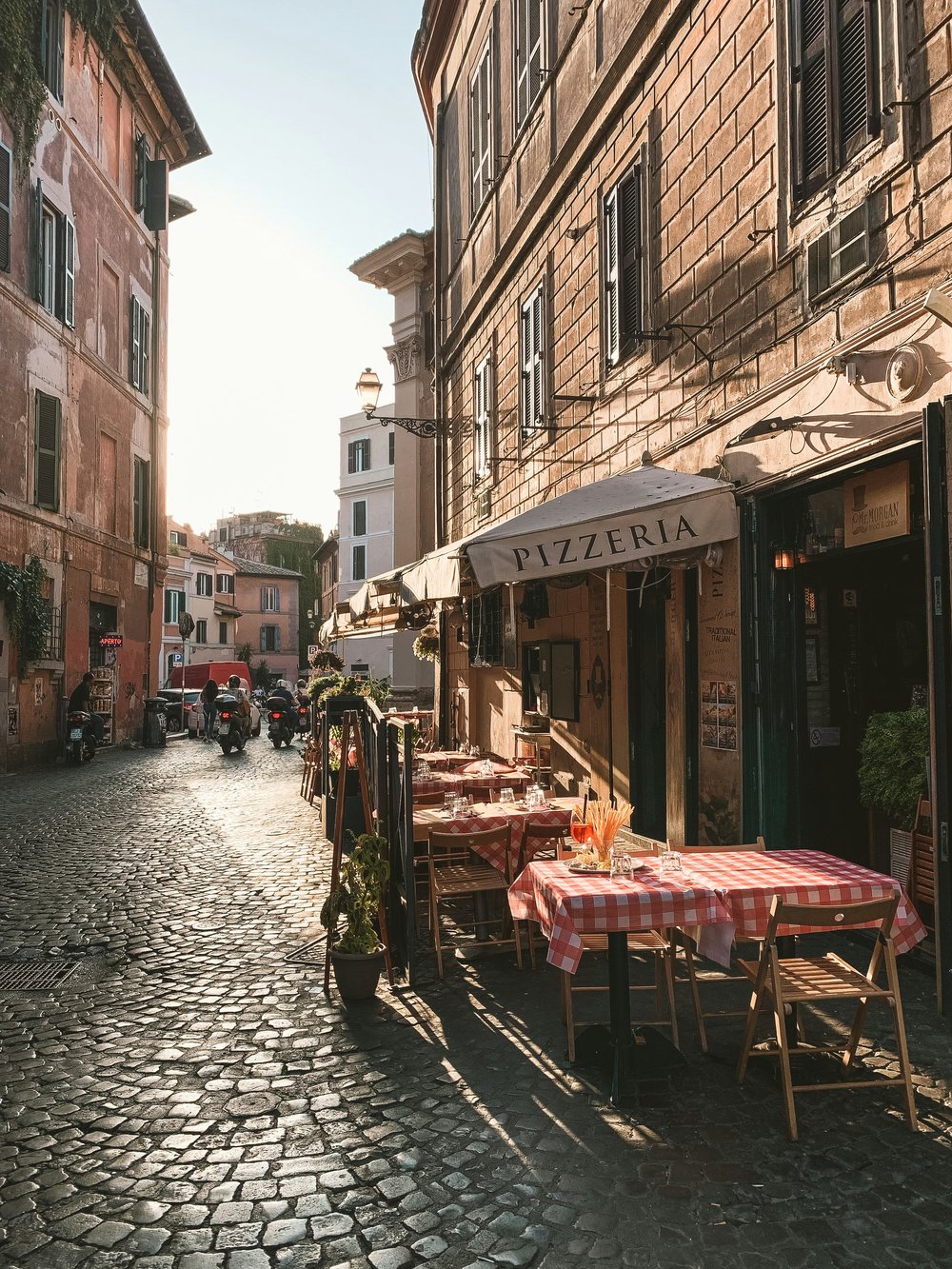 [US] rome in a day - street in trastevere 