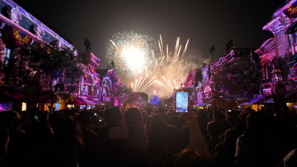 「世界で一番幸せな場所」カリフォルニアディズニー70周年を体験! 「ワンダラス・ジャーニー」ナイトショー