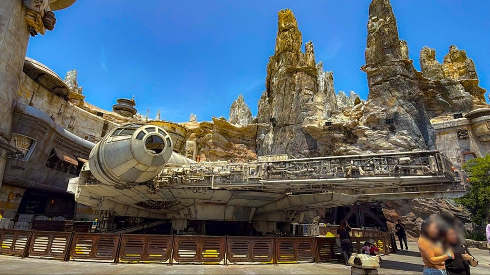 「世界で一番幸せな場所」カリフォルニアディズニー70周年を体験! スターウォーズ