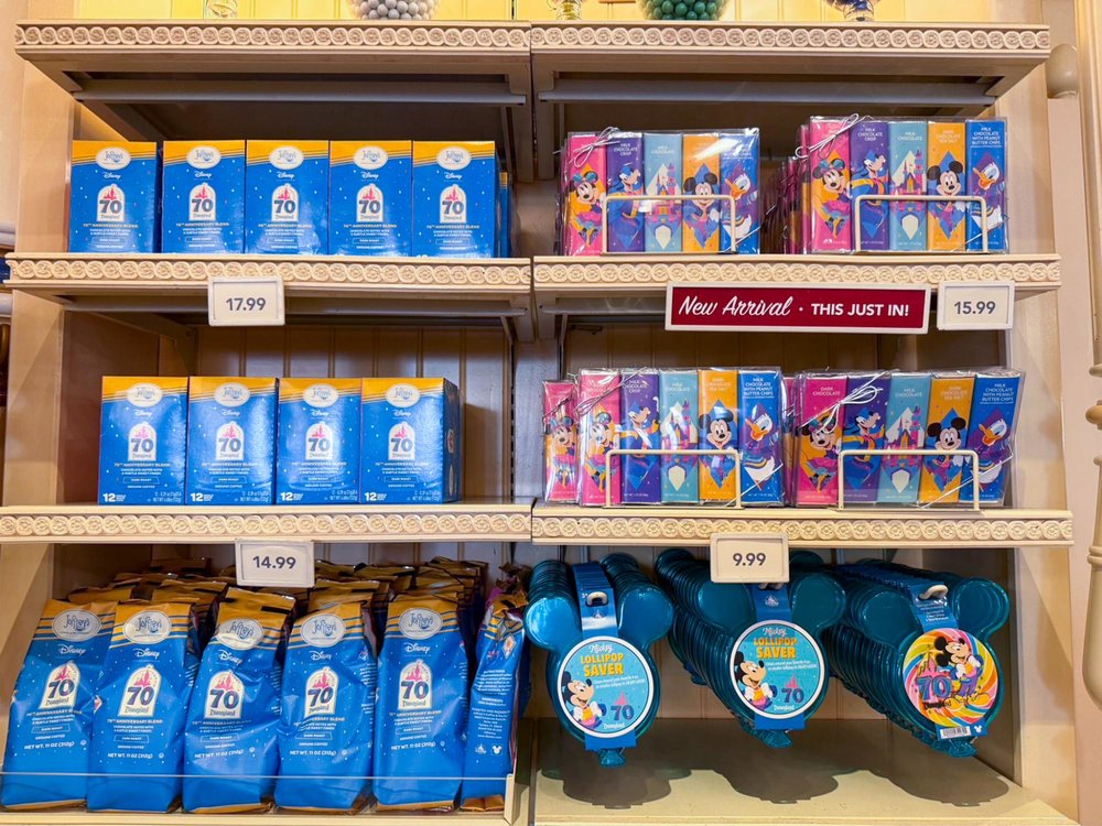 「世界で一番幸せな場所」カリフォルニアディズニー70周年を体験! 70周年の記念グッズ6 お菓子