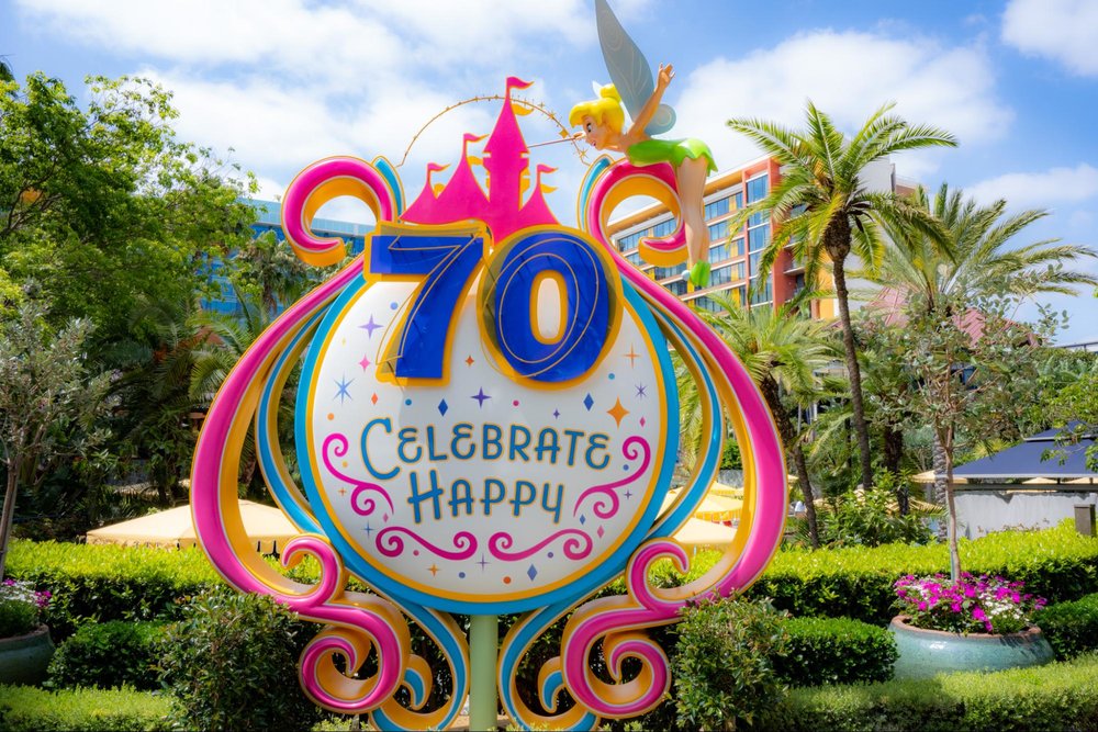「世界で一番幸せな場所」カリフォルニアディズニー70周年を体験! パーク 空