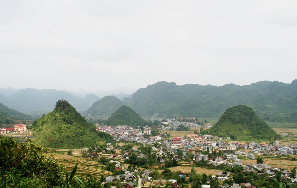 Thị Trấn Tam Sơn 