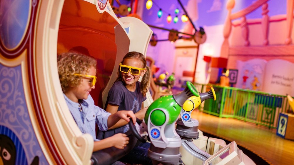 Toy Story Mania! - Thế Giới Trò Chơi Đầy Màu Sắc 