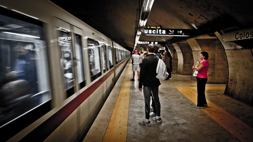 colosseo metro station rome