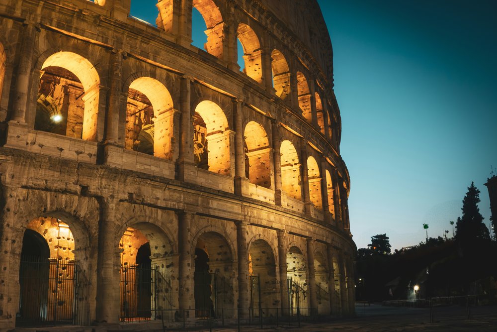 rome at night - colosseum at night