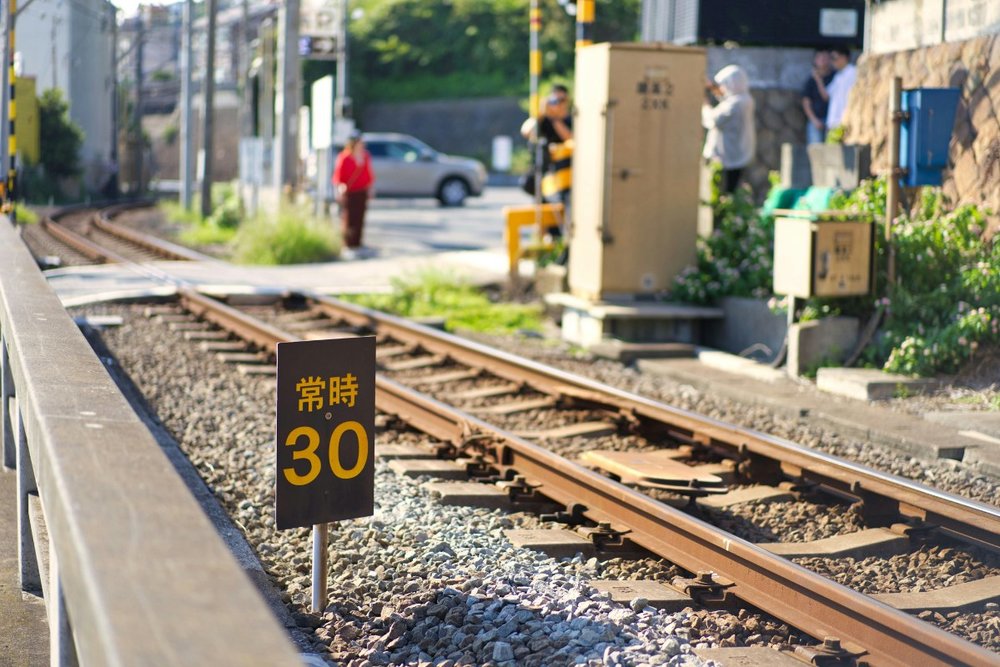 Bắt Tàu Enoden Từ Kamakura Đến Ga Enoshima