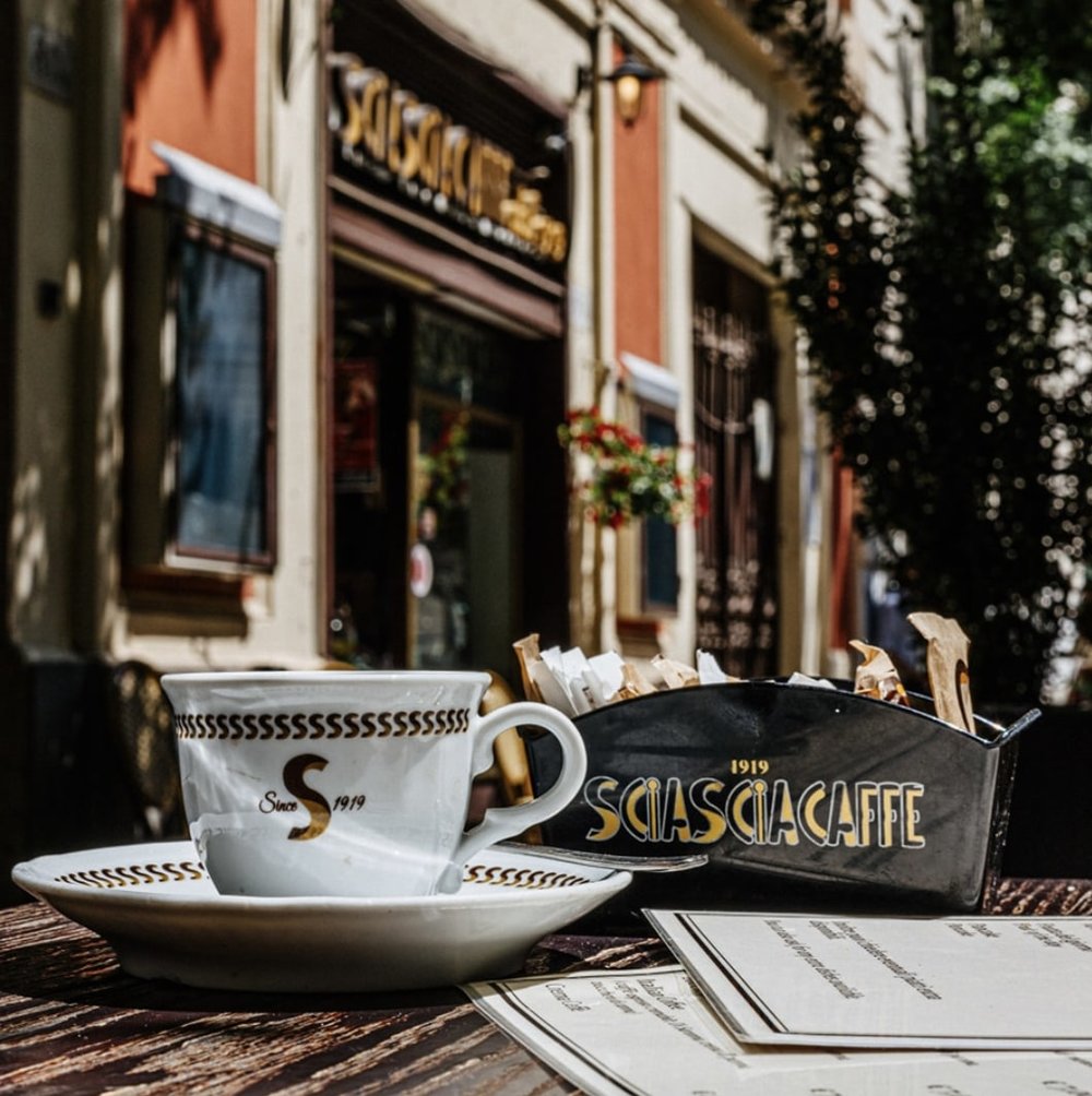 [usxanz] cheap food in rome italy - cup of espresso on a sunlit table