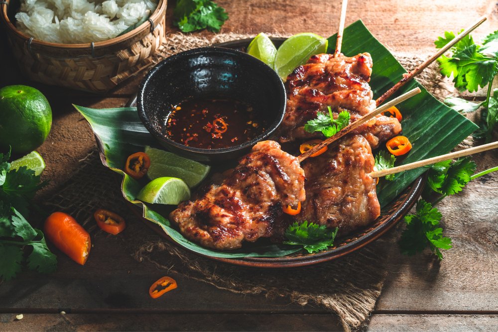 Moo Ping - Thịt Xiên Nướng Đậm Đà, Thơm Lừng Mọi Góc Phố