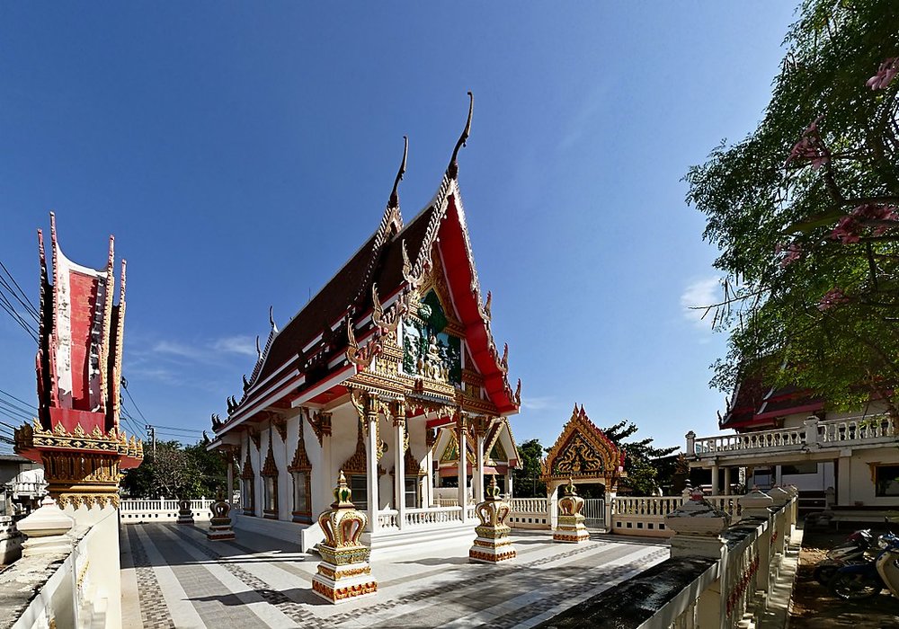 Ghé Thăm Đền Wat Mai Samraan