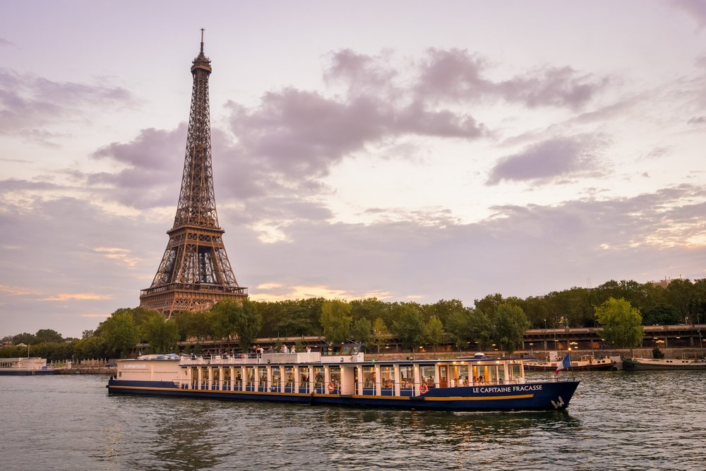 Seine river dinner cruise