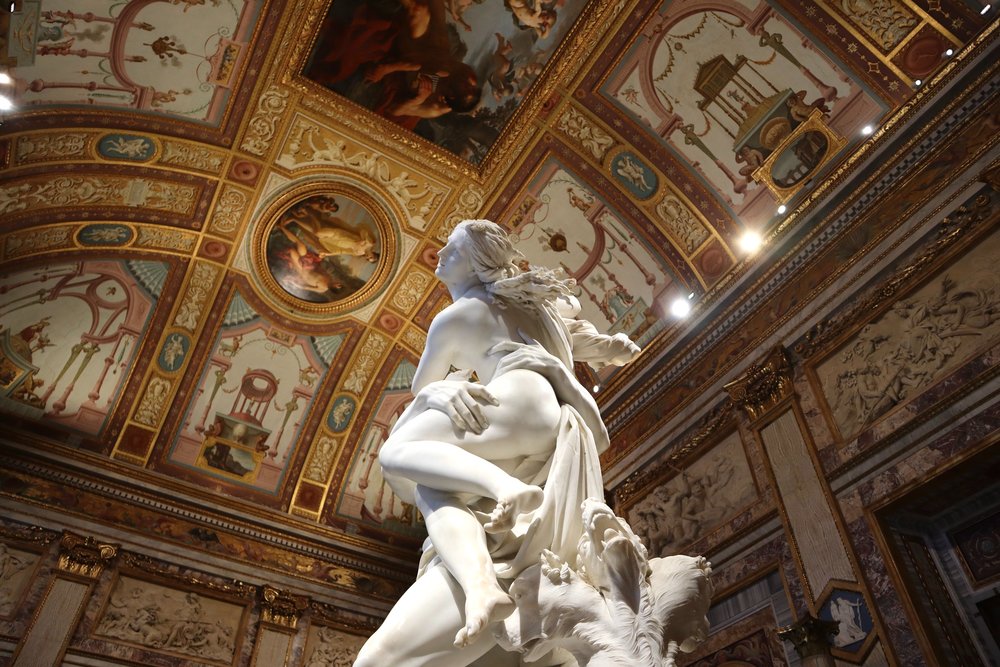 [usxanz] rome in november - marble stone statues with paintings on the ceiling
