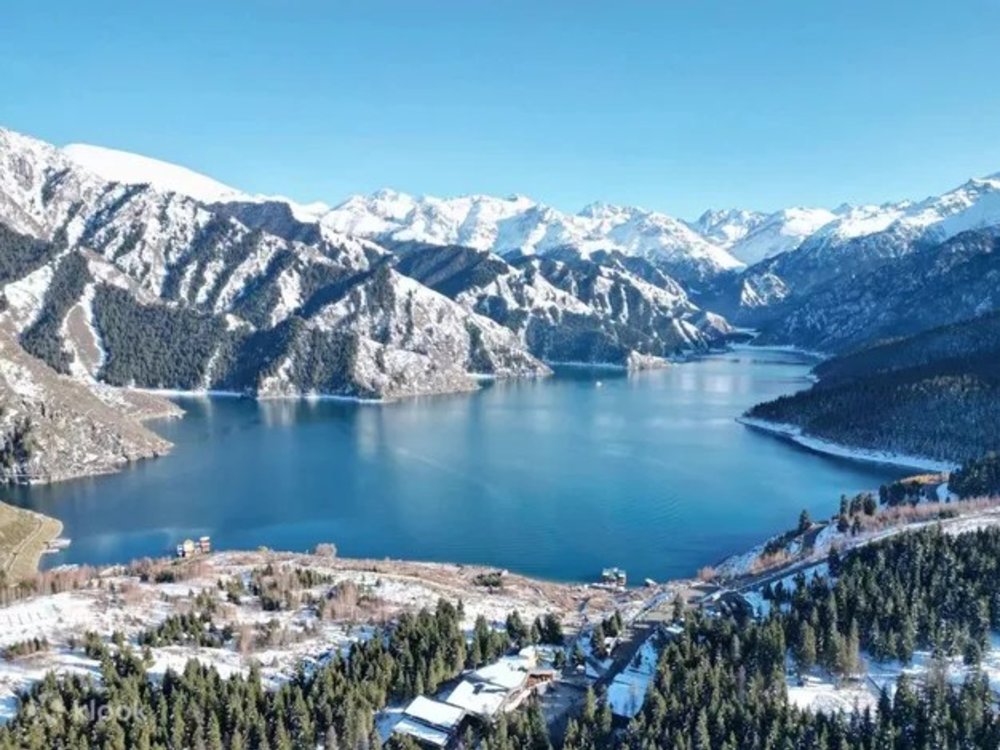 天山 天山天池 新疆