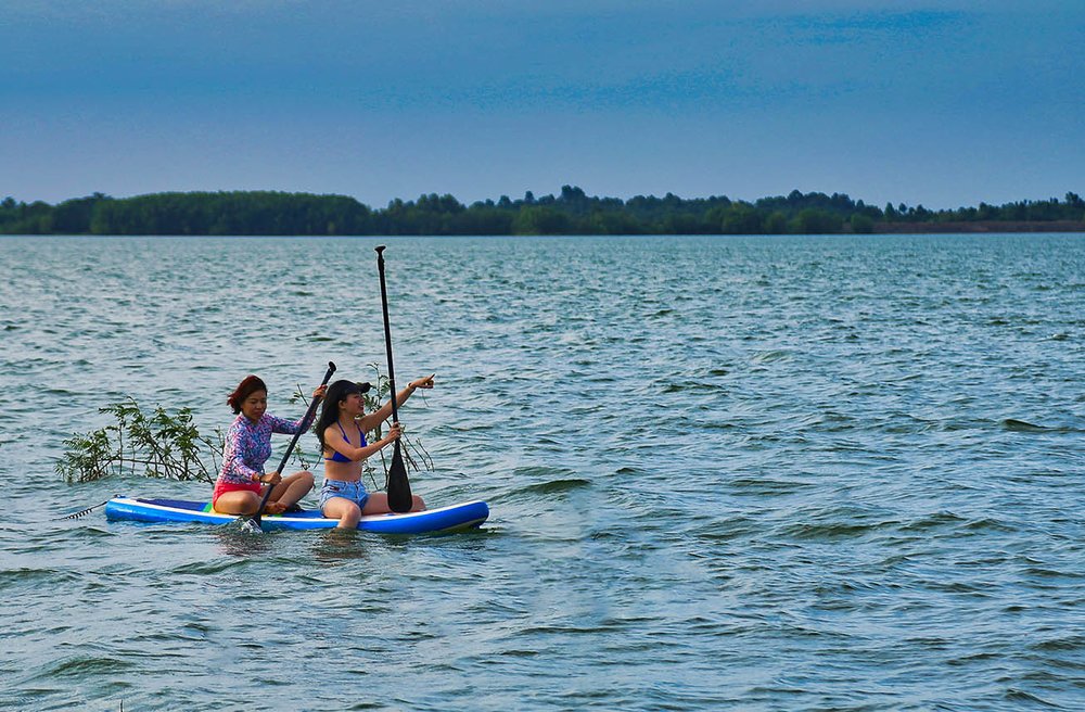 Chèo Thuyền SUP Ở Hồ Trị An