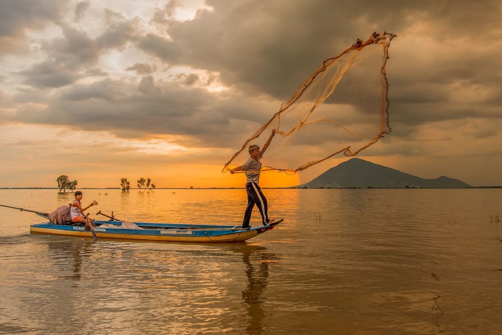 Chèo Thuyền Ở Hồ Dầu Tiếng