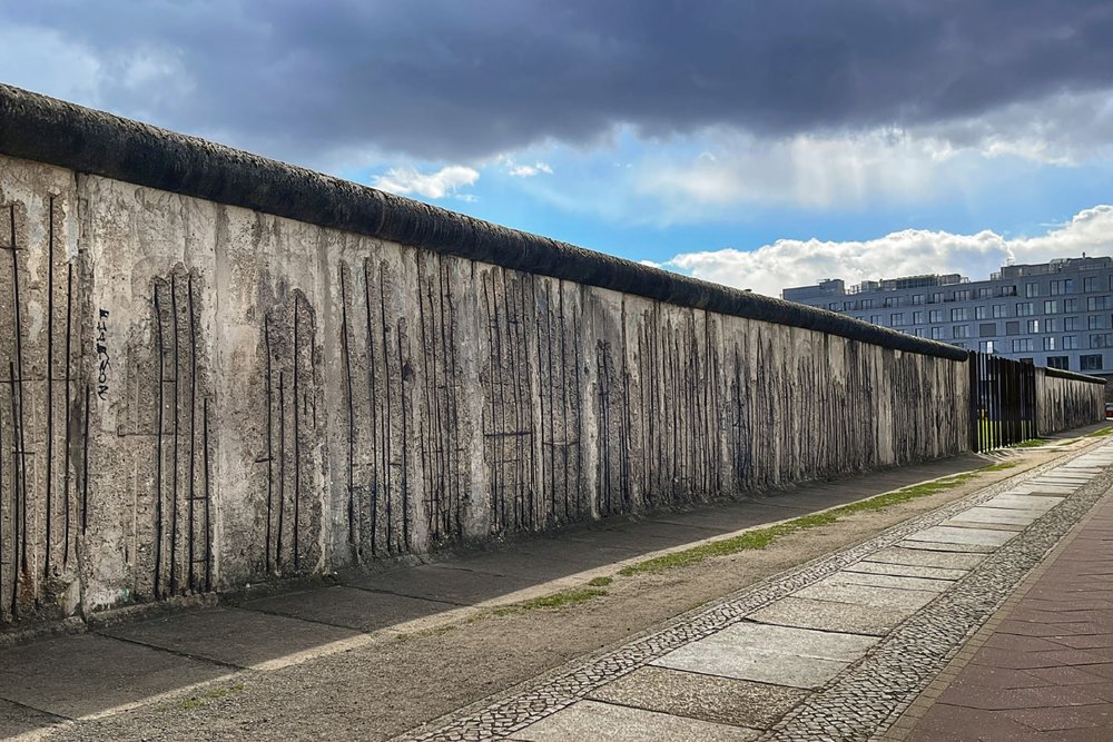 Ngày 2: Khám Phá Lịch Sử Và Văn Hóa Berlin - Bức Tường Berlin - East Side Gallery - Bảo Tàng Pergamon
