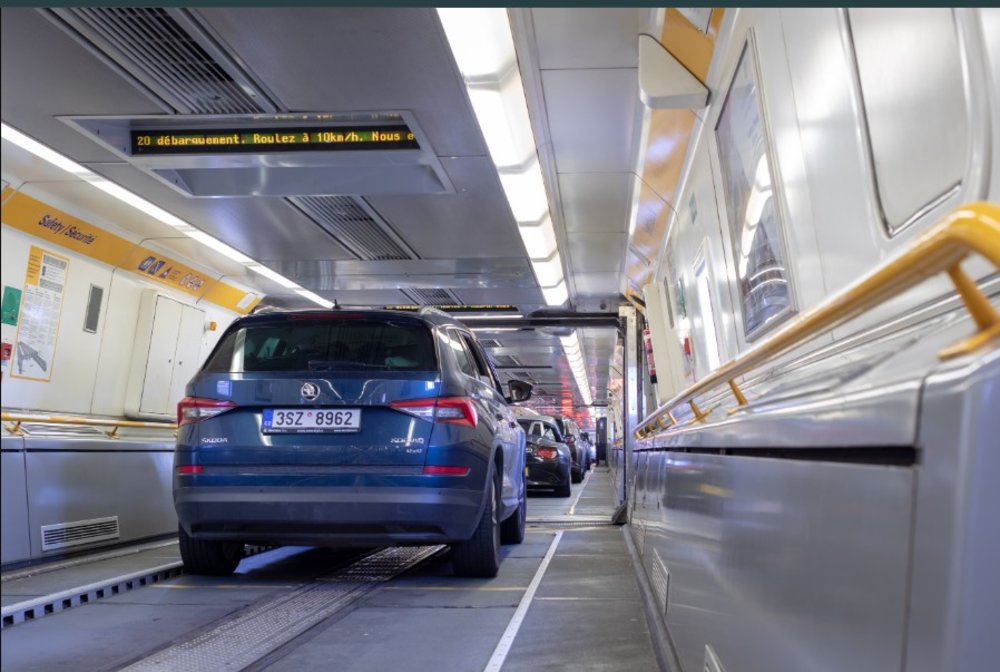 [usxanz] drive to paris - cars inside the eurotunnel or chunnel