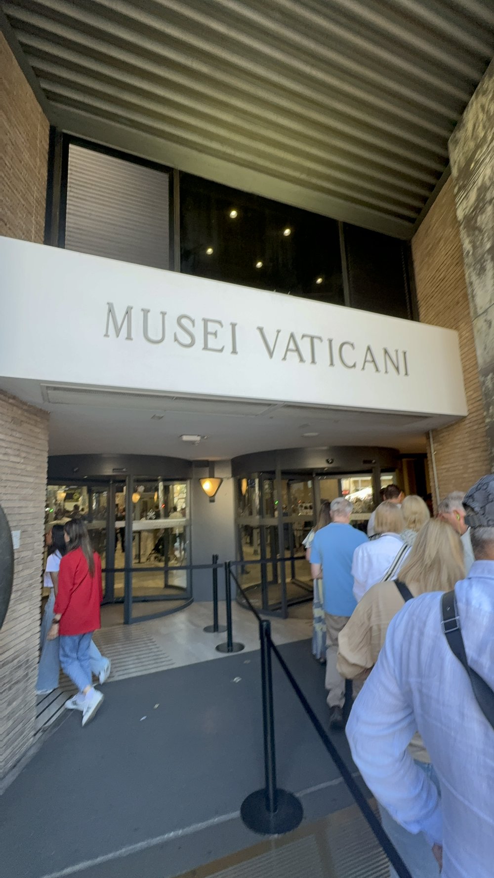 entrace of the vatican musuem