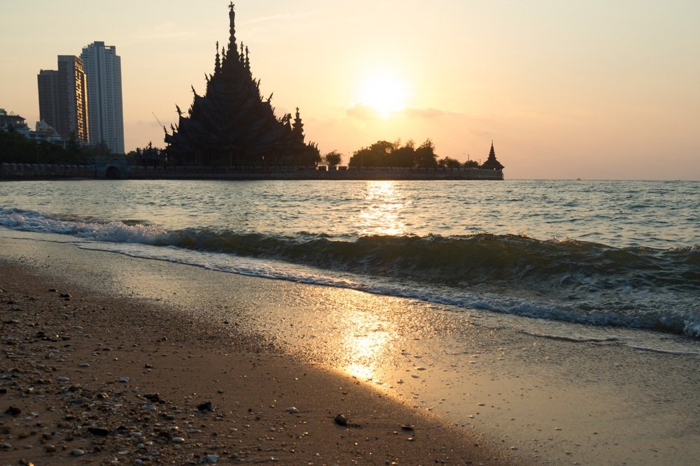 Bãi Biển Bang Saen - Điểm Dừng Ngắn Gần Bangkok Cho Ngày Trốn Nắng