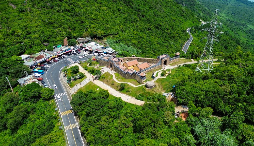 Thử Thách Tay Lái Với Góc Cua Chữ U