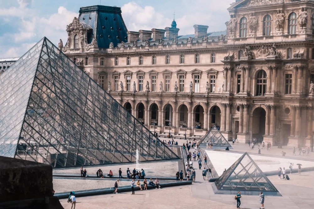 louvre museum paris