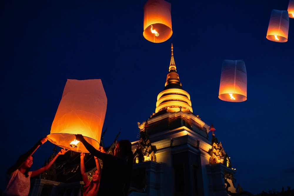 Đèn Trời Trong Lễ Hội Yi Peng Được Thả Như Thế Nào?