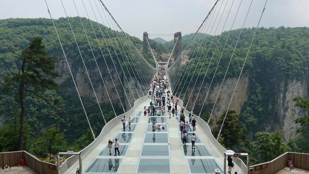  Tour Ngày Tham Quan Cầu Thủy Tinh Trương Gia Giới và Hồ Bảo Phong (Baofeng)