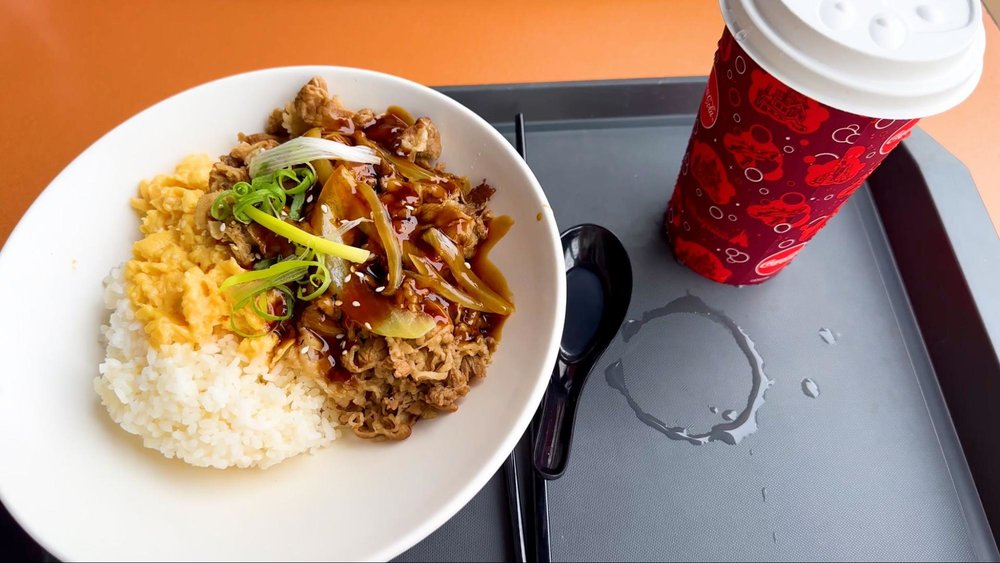 香港ディズニーランドの個人手配予算　 コメット・カフェ　照り焼きビーフとエッグのライス