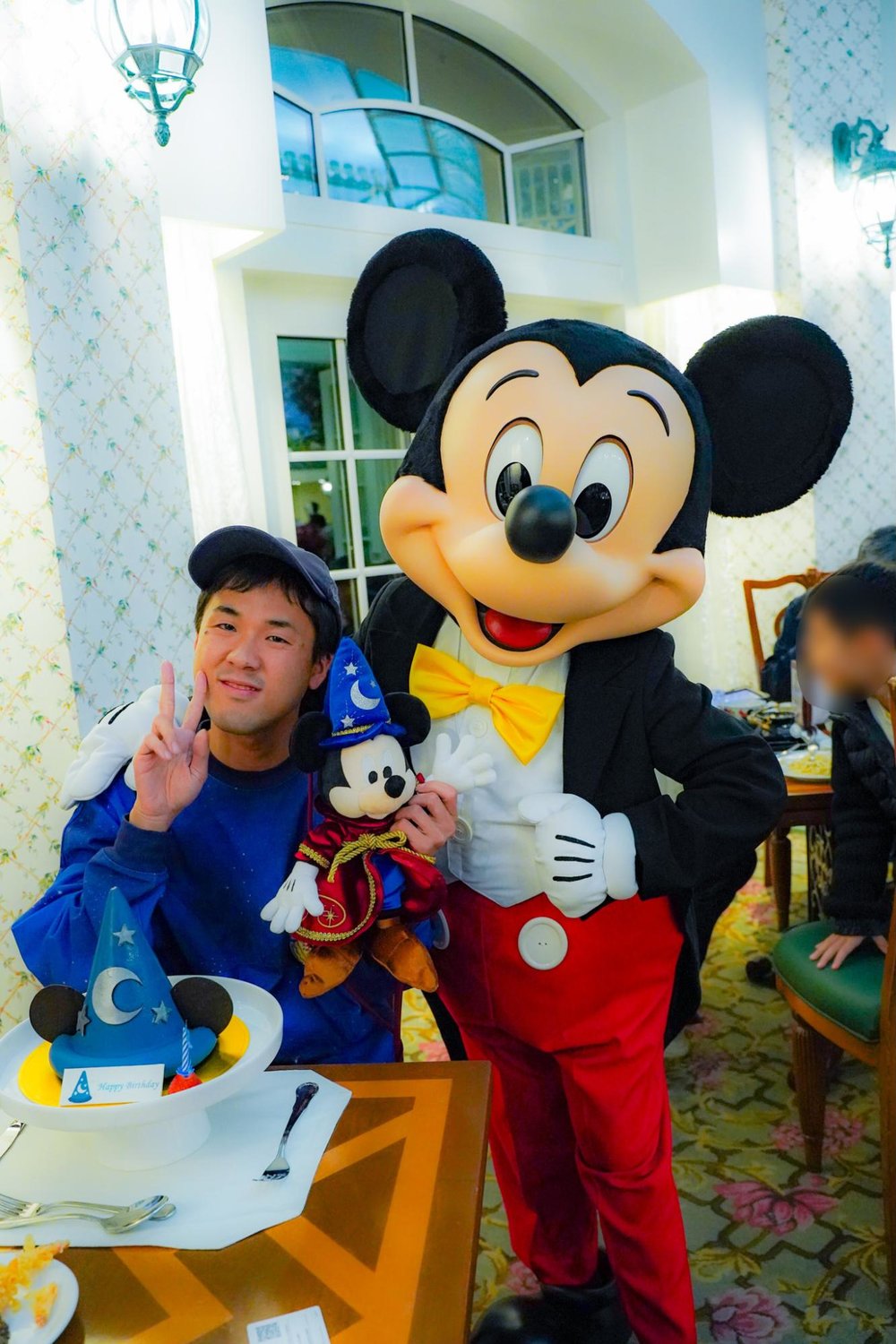 香港ディズニーランドの個人手配予算　 エンチャンテッド・ガーデン・レストラン　ミッキー