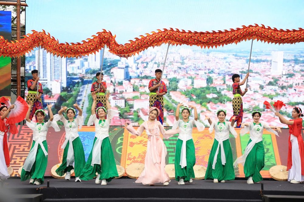 Nên Đi Du Lịch Làng Tranh Đông Hồ Mùa Nào?