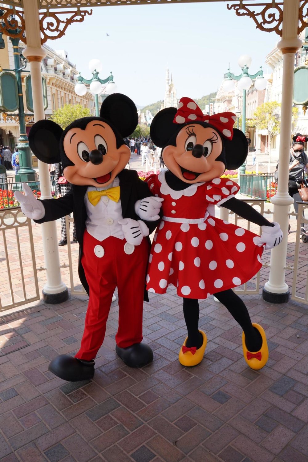 2025年最新！香港ディズニーランドのキャラクターグリーティング完全ガイド　ミッキーとミニーのペアグリーティング