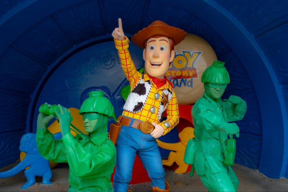 2025年最新！香港ディズニーランドのキャラクターグリーティング完全ガイド　トイストーリー ウッディ