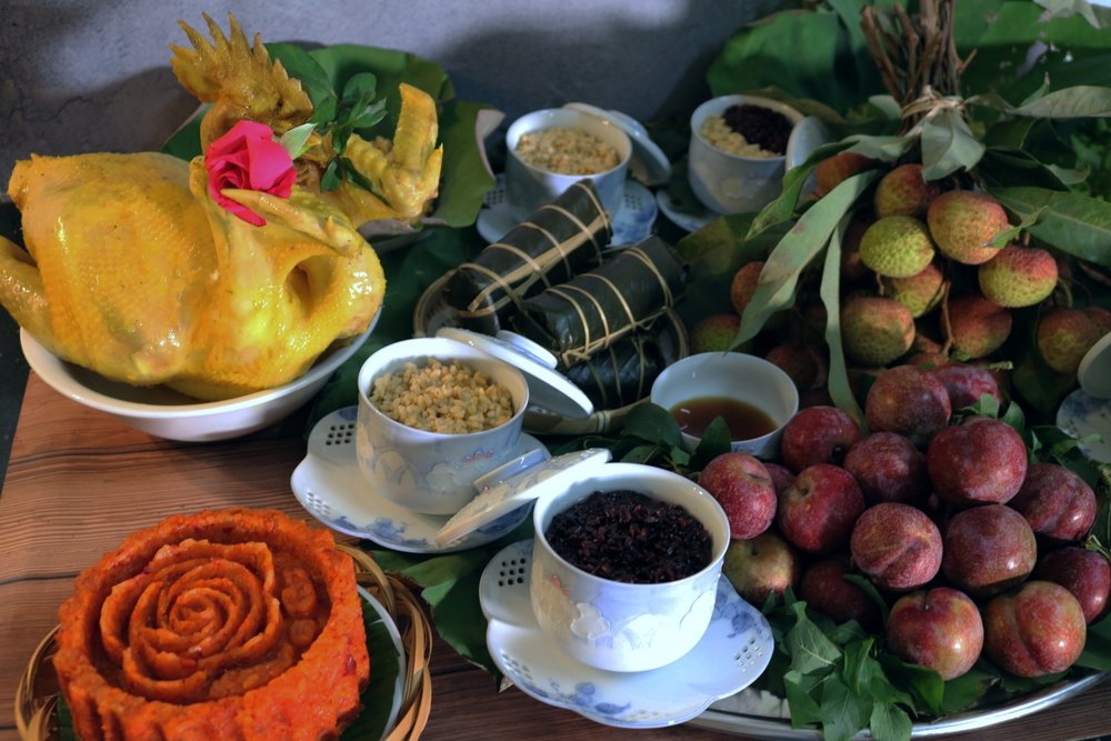 Lập bàn cúng gia tiên và thần linh