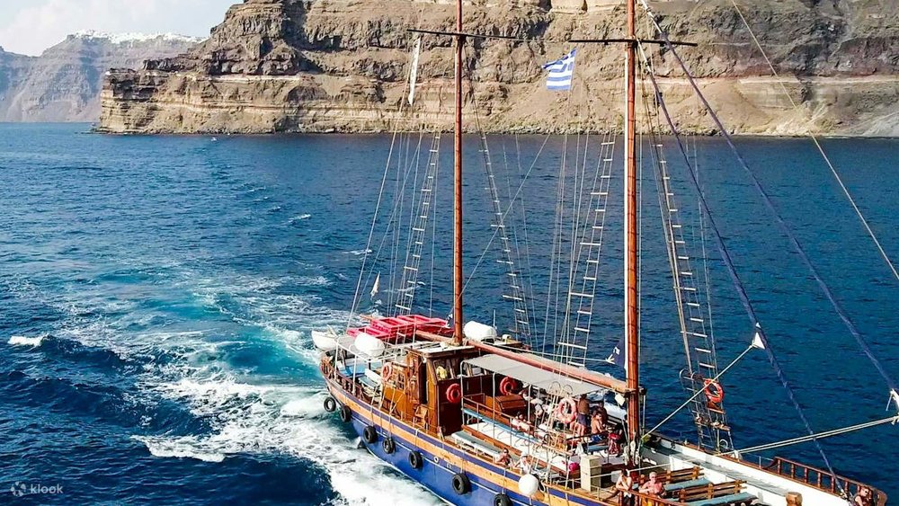 Chi Phí Di Chuyển Tự Túc Tại Santorini Như Thế Nào?