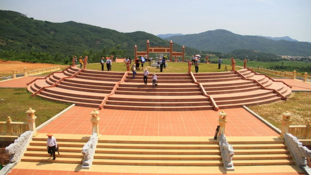 Ngày 2: Đài Kính Thiên - Bảo Tàng Quang Trung - Khu Du Lịch Hầm Hô Quy Nhơn