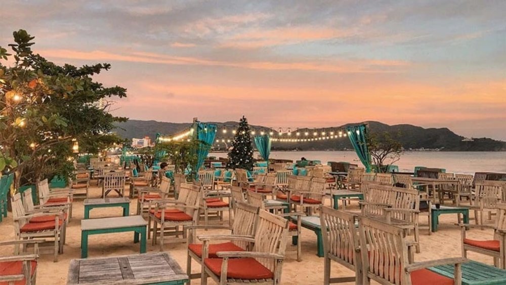 Ngày 4: Tháp Đôi - Tuyệt Tình Cốc - Surf Bar 