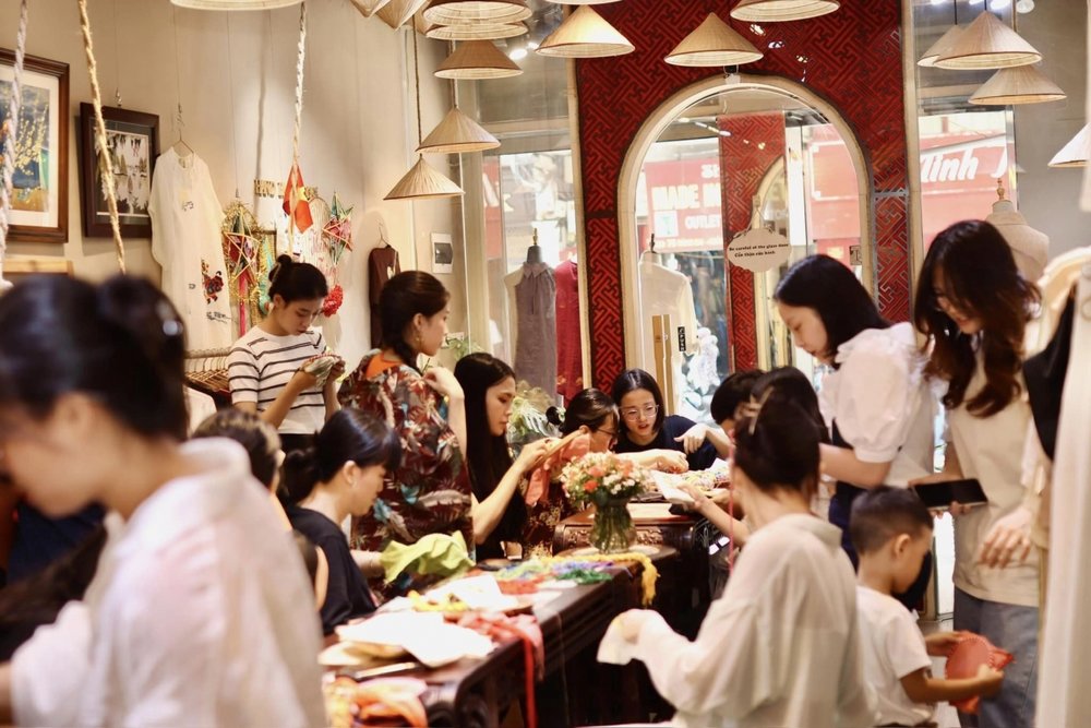 Làng Nghề Thêu Tay Quất Động