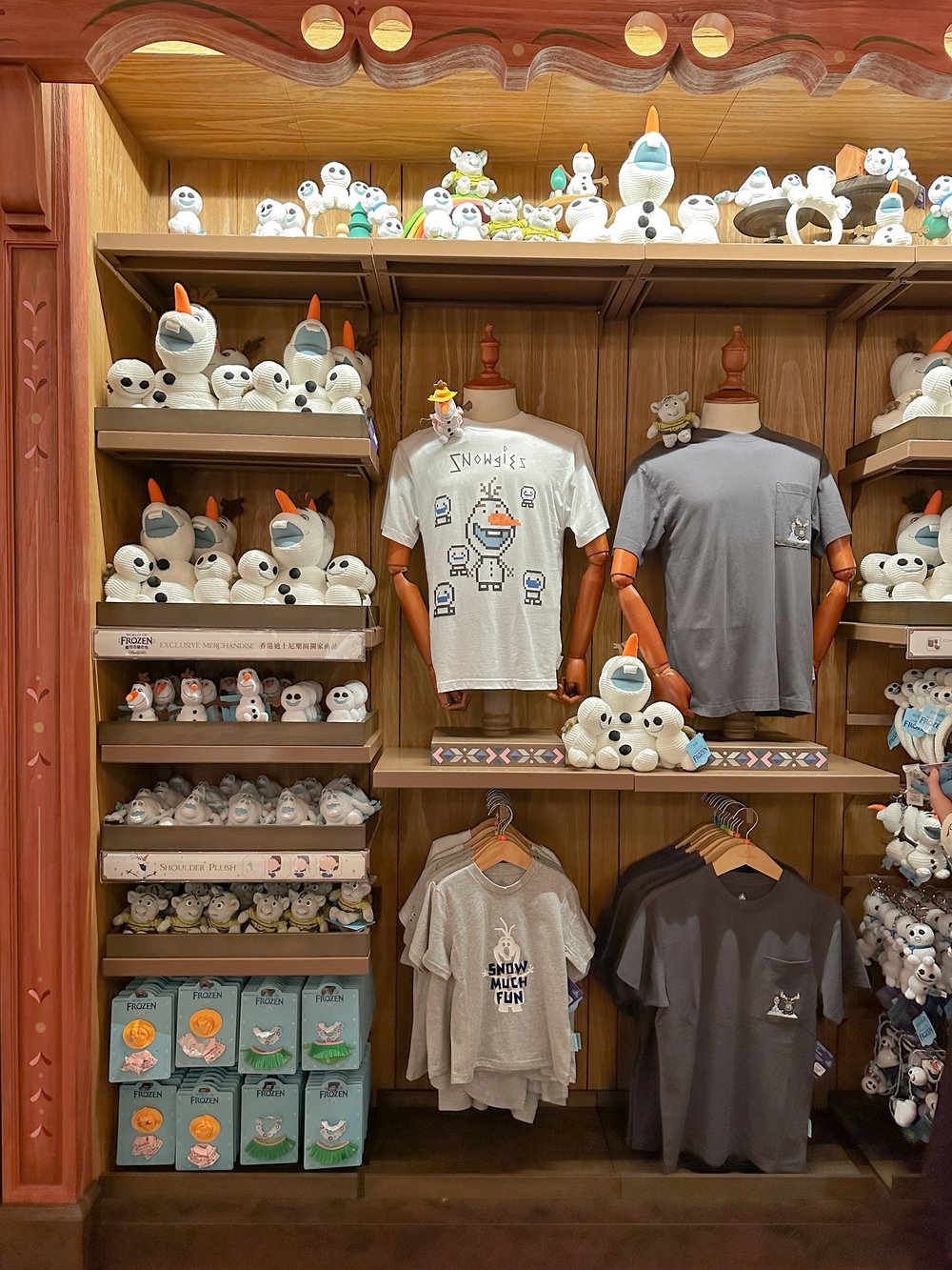 ของที่ระลึกธีม Frozen ในอาณาจักรเอเรนเดลล์ ที่ฮ่องกงดิสนีย์แลนด์ 