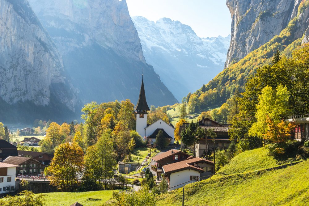 Dạo Bước Trong Thung Lũng 72 Thác Nước Tại Lauterbrunnen