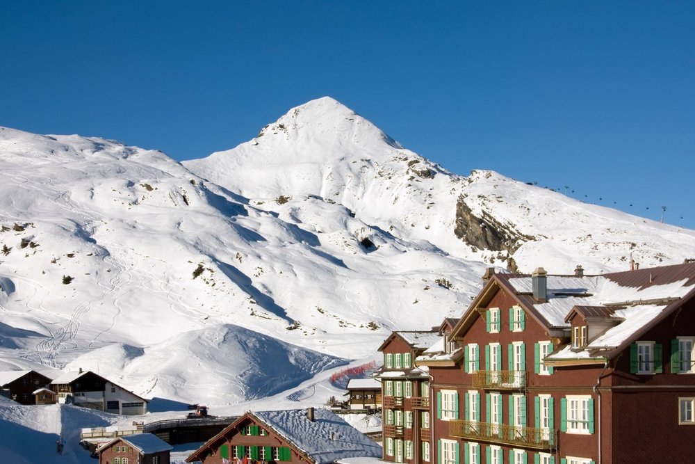 Đắm Mình Trong Tuyết Trắng Tại Khu Trượt Tuyết Wengen - Kleine Scheidegg