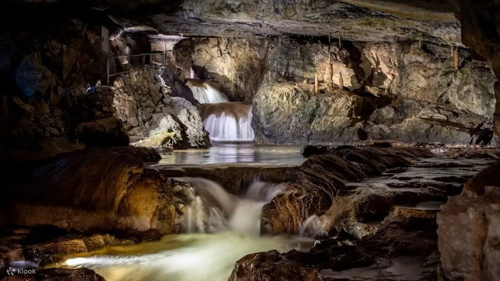  Lạc Vào Thế Giới Cổ Tích Tại Hang Động Băng St. Beatus