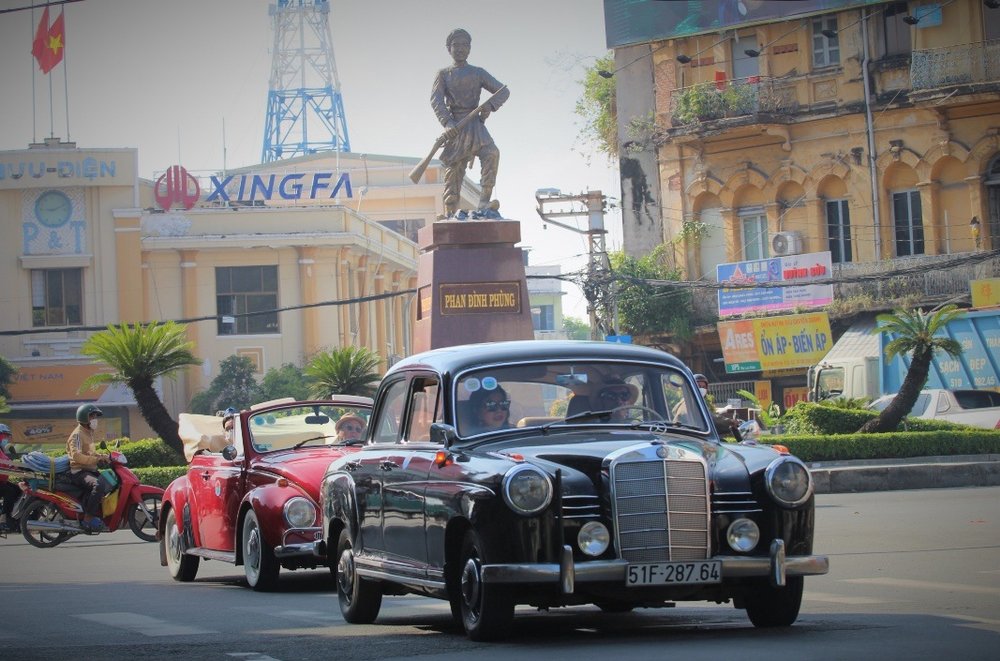 Thuê Xe Có Tài Xế Riêng