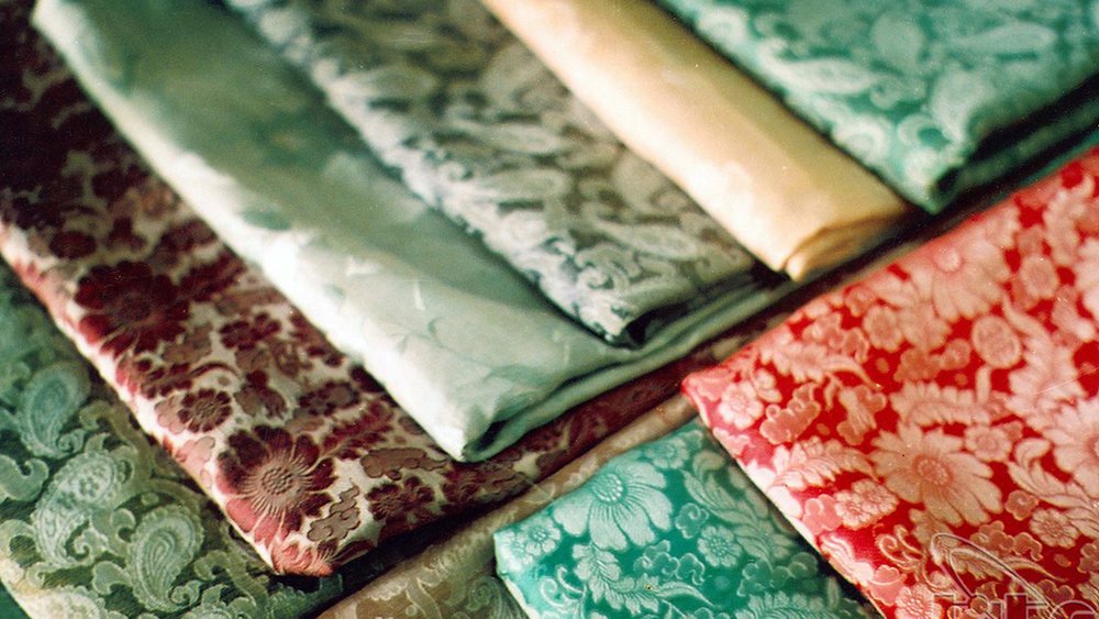 Chợ Lụa Vạn Phúc