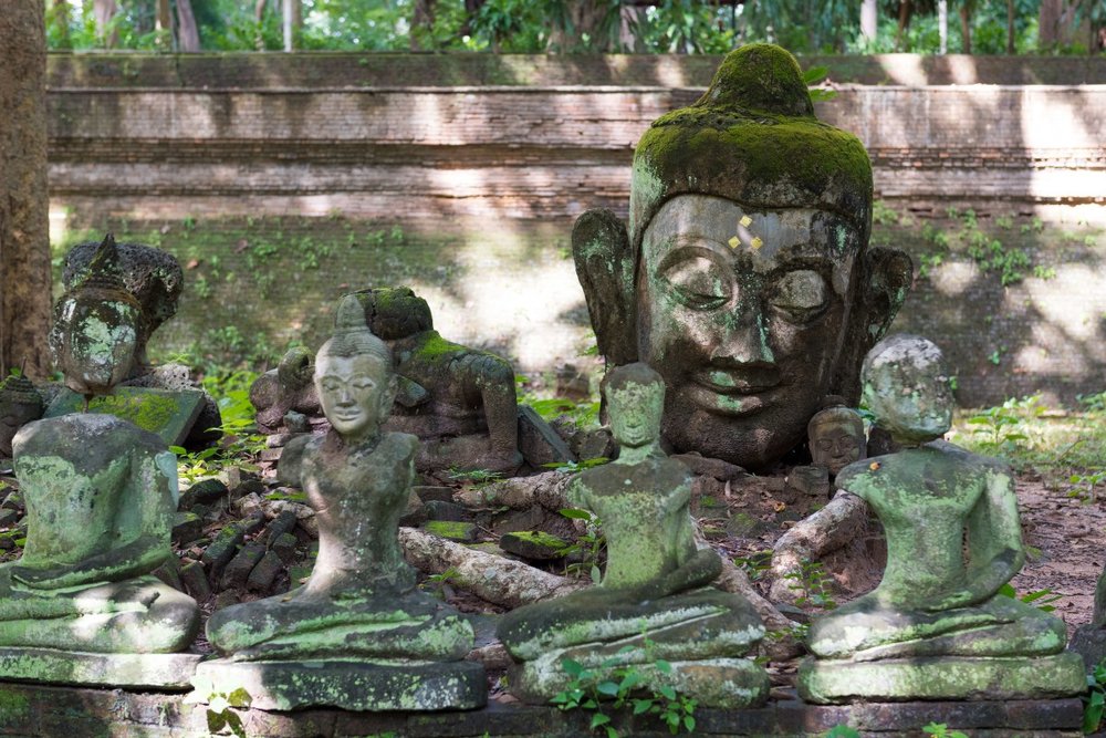 Wat Umong – Chùa Rừng Có Đường Hầm Thiền