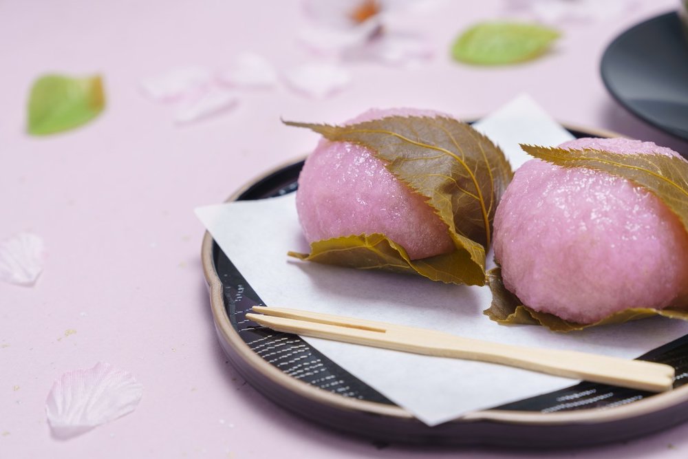 Ăn Bánh Mochi Hoa Anh Đào Vào Mùa Xuân